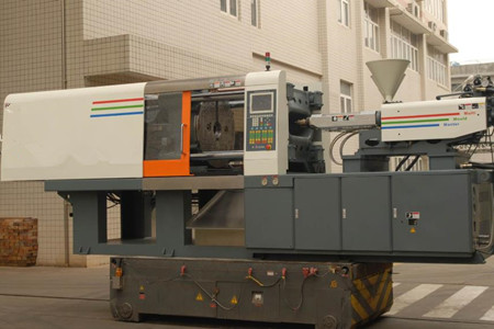 如何清洗伺服節(jié)能注塑機(jī)螺桿？清洗方法分享！