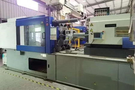 大型二板注塑機導(dǎo)軌腐蝕了如何修復(fù)？